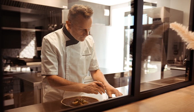 chef-experience-culinaire-raffinee-restaurant-lintemporel-cuzance-dans-le-lot